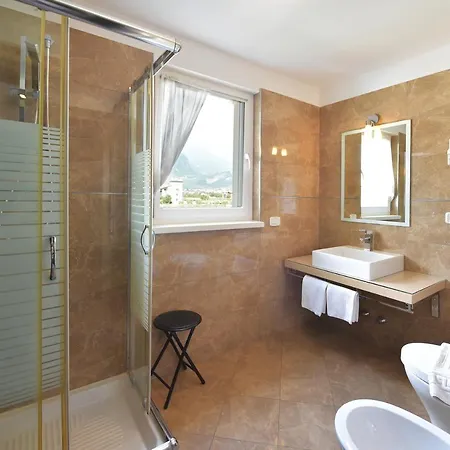 Ecohotel Primavera 3* ריבה דל גארדה
