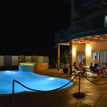 Ecohotel Primavera ריבה דל גארדה